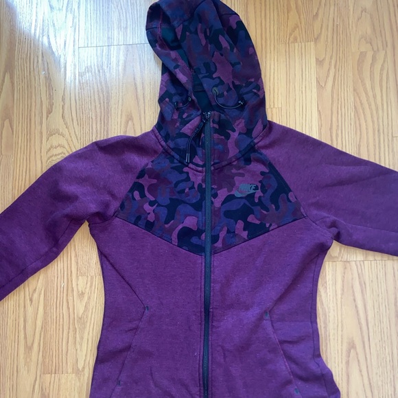 Nike Tech fleece hoodie - Picture 2 of 7